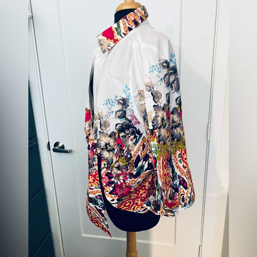 Button up Floral Blouse - Picture 3 of 6